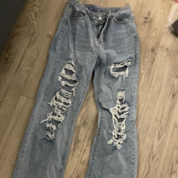 Light washed cut out ripped straight leg jeans - Picture 1 of 3